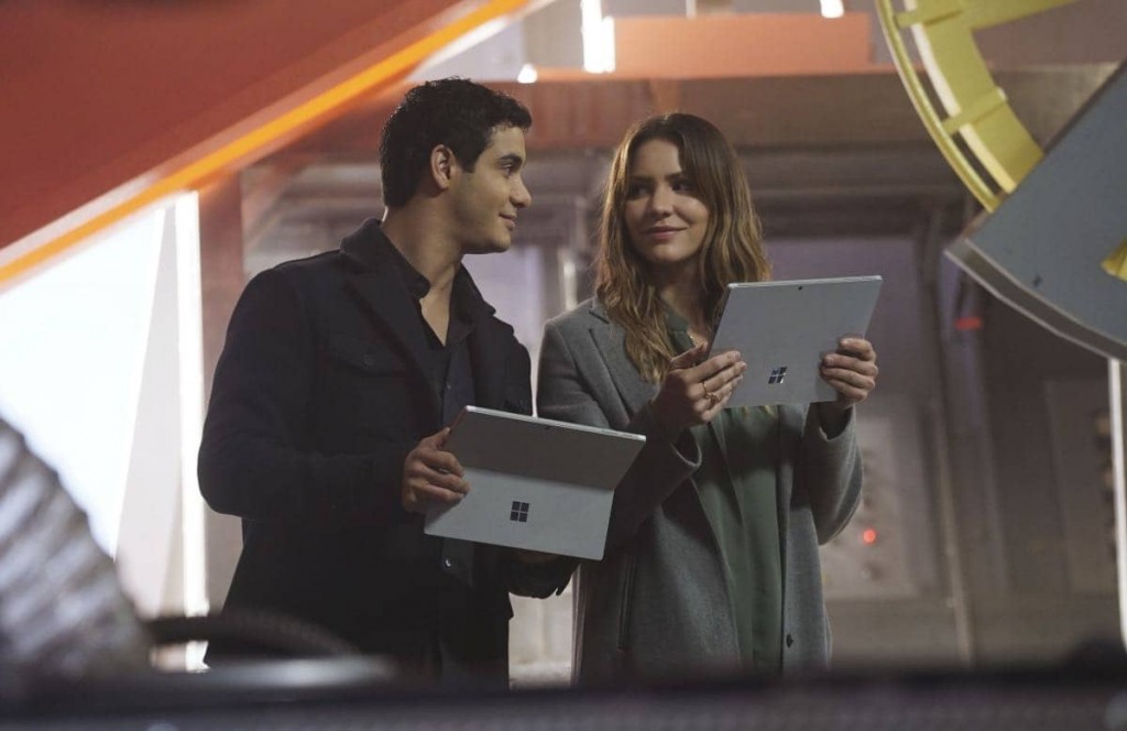 Walter O'Brien (Elyes Gabel) et Paige Dineen (Katharine McPhee), complices